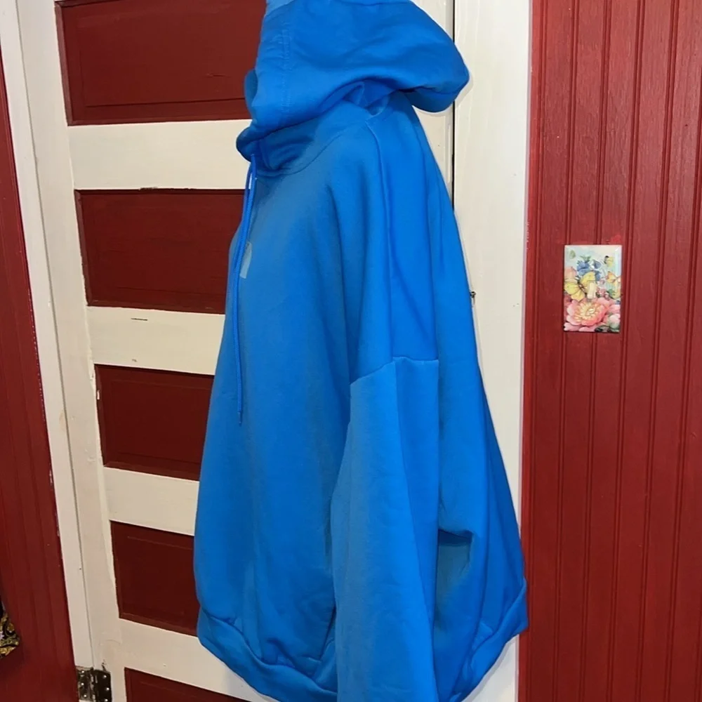 The North Face Blue Sweater Classic Style Pockets.  XL